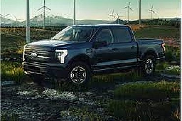 Divize elektromobilů Ford loni prohloubila provozní ztrátu na 2,1 miliardy USD
