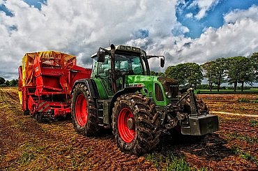 Extrémne sucho ničí farmárom úrodu, Slovenský pozemkový fond im chce pomôcť znížením nájmov